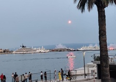 VIDEO: Zavijanje siren in goreče bakle – meščani Splita se poslavljajo od Mateja Periša