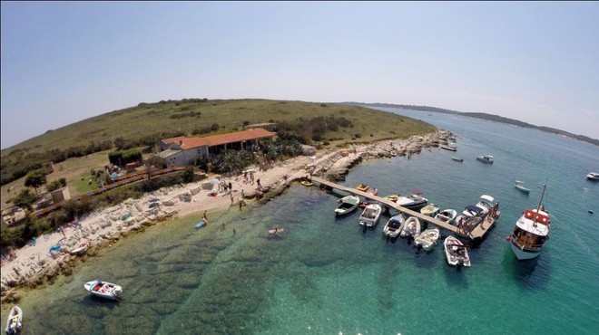 V Istri naprodaj sanjski otok - za nakup kličejo tudi iz Hollywooda! (foto: Facebook/Otok Ceja)
