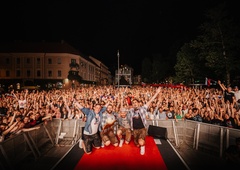 Do zadnjega kotička napolnili Kongresni trg: so ti fantje nasledniki Modrijanov?