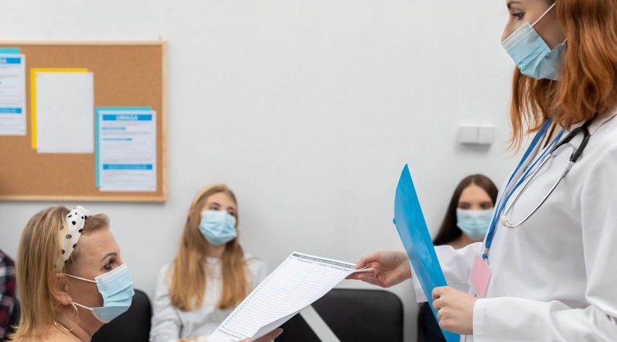 Porast verbalnega nasilja v zdravstvenih domovih: v čem tiči razlog? (foto: Profimedia)