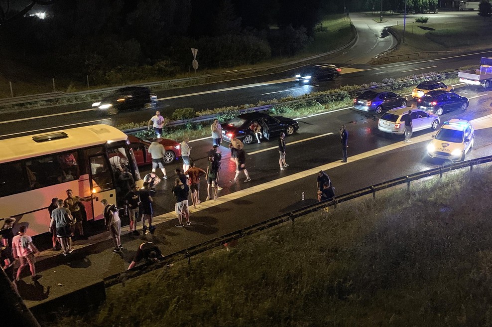 Po streljanju na avtocesti obsodba za nogometne navijače: kakšna je njihova kazen? (foto: Bobo)