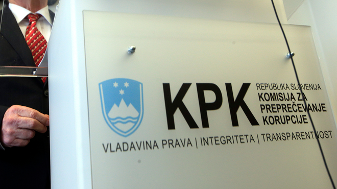 KPK preiskuje nakup predragih in neprimernih računalnikov ministrstva za digitalno preobrazbo (foto: Bobo)