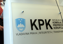 KPK preiskuje nakup predragih in neprimernih računalnikov ministrstva za digitalno preobrazbo
