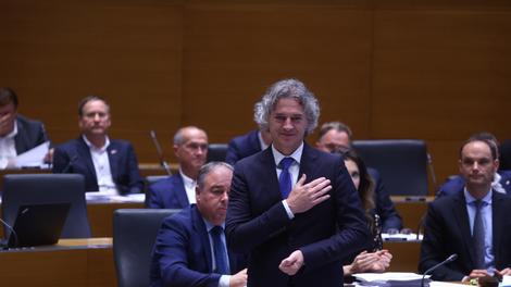 Slovenija ima novega premierja, koliko glasov je dobil?