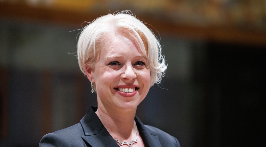 RAZKRIVAMO: tega detajla na obrazu nove predsednice DZ Urške Klakočar Zupančič gotovo še niste opazili! (foto: Bobo)