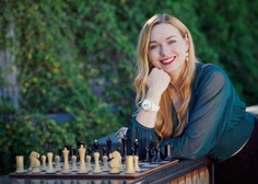 Laura Unuk – pokukajte v njene misli in odigrajte z njo partijo šaha!