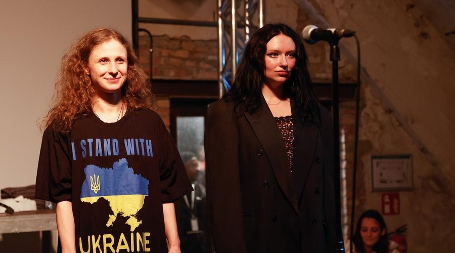 V Sloveniji aretirali sodelavko zasedbe Pussy Riot, kaj se je zgodilo? (foto: Profimedia)