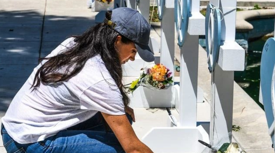 Tako se je Meghan Markle poklonila žrtvam streljanja v Teksasu (foto: Instagram/Lesagec07)