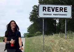 Ganljivo: žena zvezde italijanskega nogometa denar za bolnišnice zbirala s pešačenjem