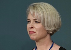 Urška Klakočar Zupančič je povedala, kaj si misli o kritikah njenih oblek