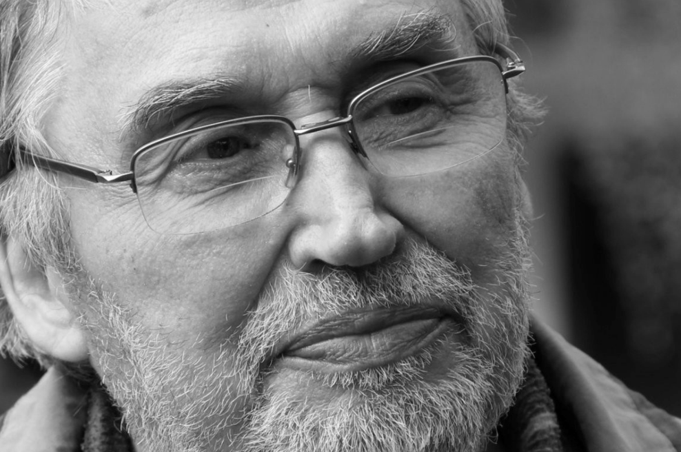 Poslovil se je znameniti "profesor vejica" (foto: Posnetek zaslona/Facebook/TV Krpan)