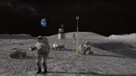 Se res obeta spopad na Luni? Velesili druga na drugo kažeta s prstom.