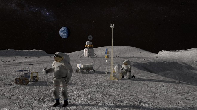 Se res obeta spopad na Luni? Velesili druga na drugo kažeta s prstom. (foto: NASA)