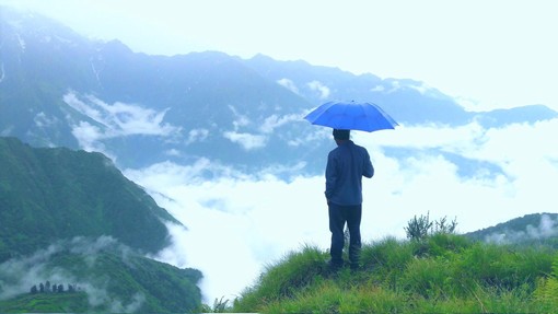 V Nepalu se začenja obdobje monsunskega dežja, zakaj nekateri tvegajo potovanje tja?