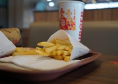 Bi poskusili burger ali pijačo s plazilcem? Poglejte si, kako izgleda