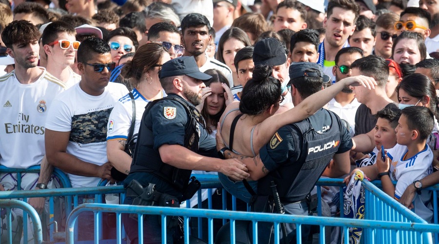 Nove informacije: so v Parizu vedeli za ponarejene vstopnice? (foto: Profimedia)