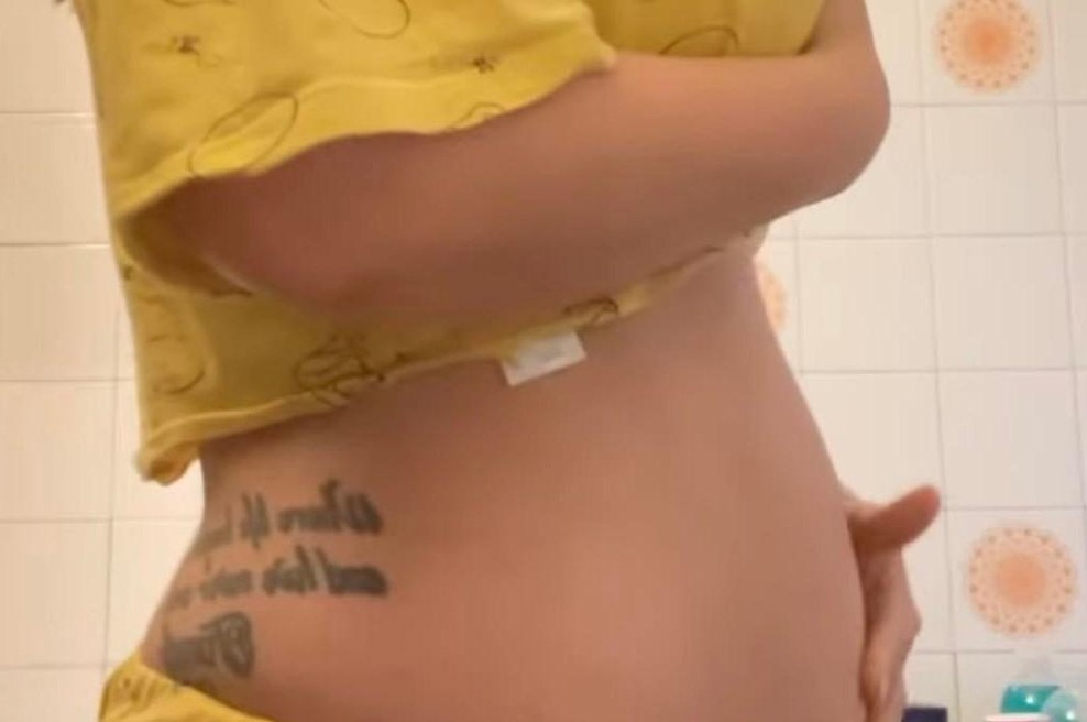 Je znana Slovenka po carskem rezu pokazala preveč? (foto: Instagram/Sara Rutar)