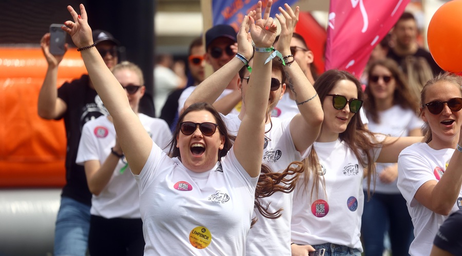 Nov predlog: bodo mlajši od 26 let oproščeni plačevanja dohodnine? (foto: Profimedia)