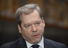 Simona Kustec izrekla zadnje besede, stolček prevzel nekdanji rektor ljubljanske univerze: "Čas je za dejanja."