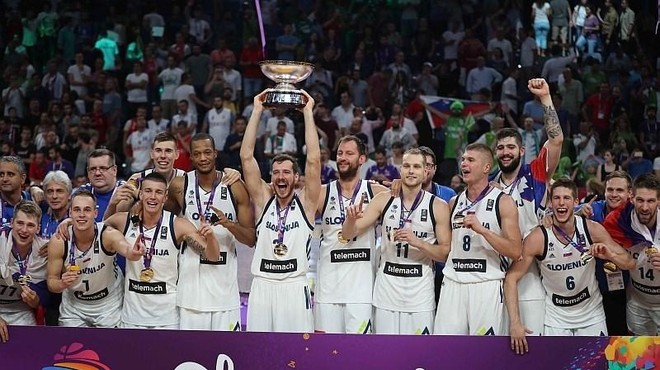 Niste dobili vstopnic za košarkarsko tekmo leta, ko se bodo Slovenci pomerili s Hrvati? To je najbolj vroča lokacija za ogled tekme! (foto: Profimedia)