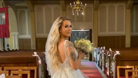 Nika Zorjan zaradi snemanja v cerkvi na udaru! To je njen komentar