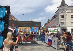 Po 12-ih urah so končno prenehali s tekom