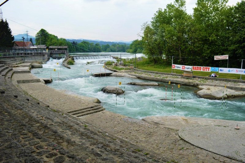 Tacenske brzice na reki Savi na obrobju Ljubljane.