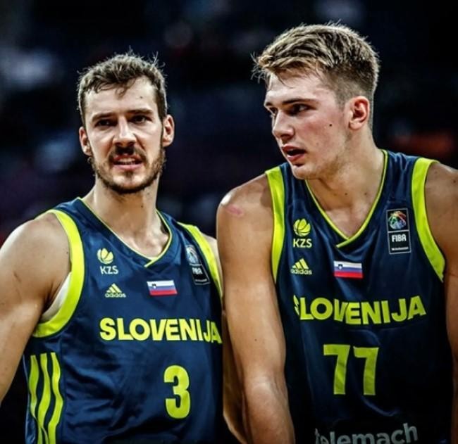 Zgodovinski trenutek: bosta Dončić in Dragić res zadnjič zaigrala skupaj? (foto: Twitter/BasketNews)