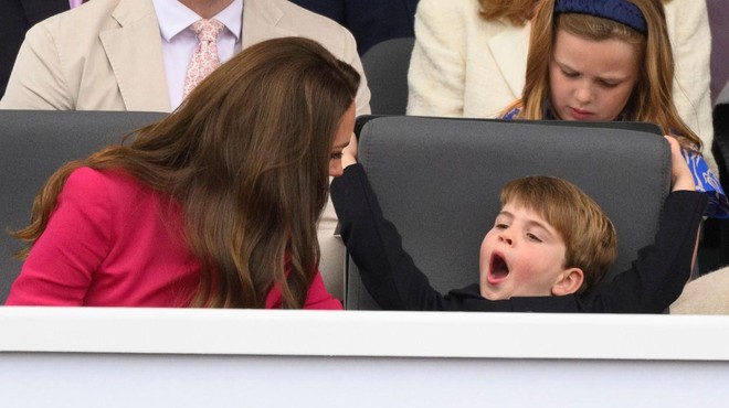 VIDEO: Tega ne smete zamuditi! Poglejte, kako je Kate Middleton njen najmlajši sin Louis spravljal v zadrego (foto: Profimedia)