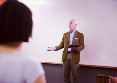 Upokojeni trgovec diplomiral pri 71 letih