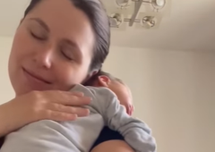 Zmagovalka MasterChefa iskreno o materinski vlogi: "Kakšen dan je res naporen."