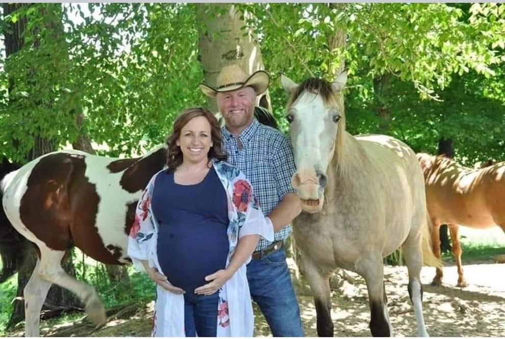 Žrebec, ki ga je zamikalo fotografiranje, je sprva deloval pristno in povsem fotogenično.