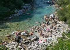 Razočaranje za Slovence: naša voda vendarle ni tako idealna za kopanje