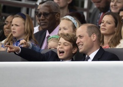 FOTO: Vse oči so bile uprte v najmlajšega princa, ampak ali ste videli TE REAKCIJE princa Georgea?