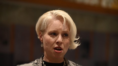Je predsednica DZ javnosti dolžna pokazati svoj zdravstveni karton?