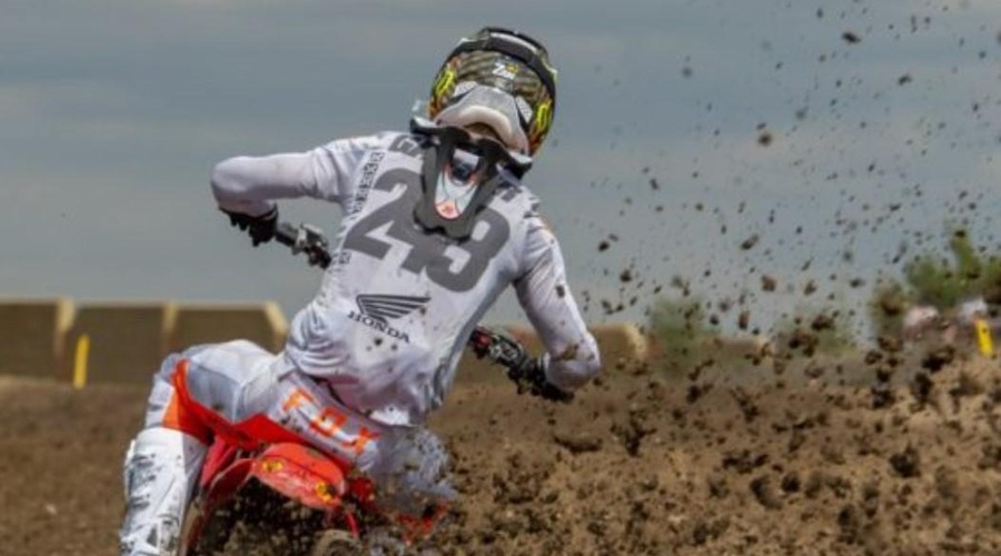 Tim Gajser dopolnil zmagovit dan slovenskih športnikov! (foto: Twitter/Motocrossmag.nl)