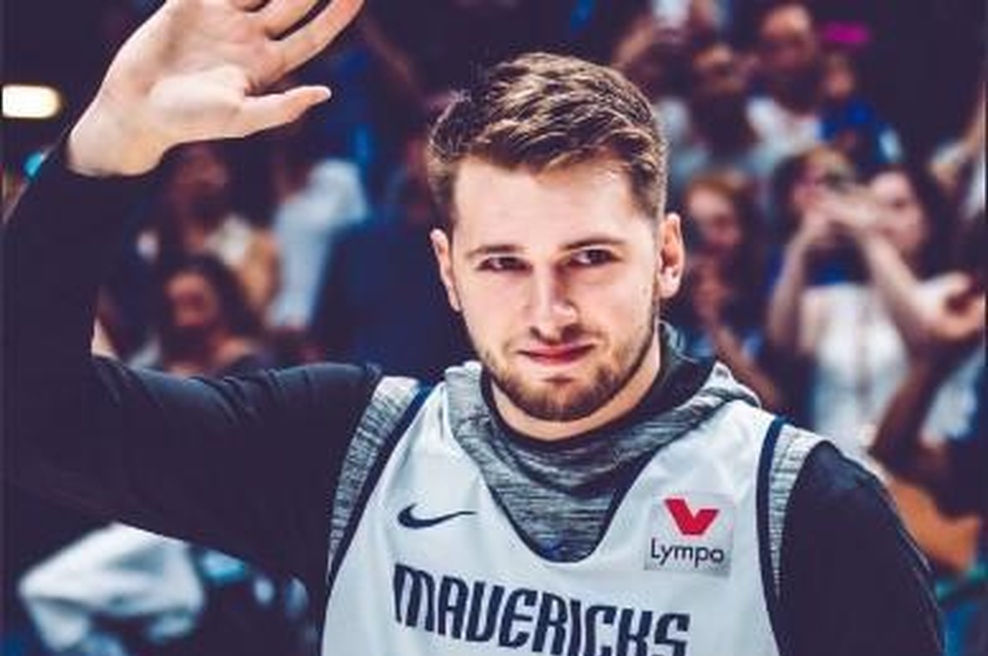 Luka Dončić prispeval denar za osnovno šolo: "Hvala Luka, imamo te radi in veseli bomo tvojega obiska." (foto: Twitter/Micky Babz)