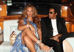 Po dolgem času v javnosti: Jay-Z s hčerko na finalu