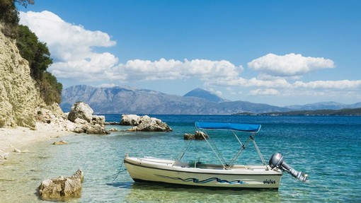 Kam v Grčijo? To so najcenejši in najdražji grški otoki