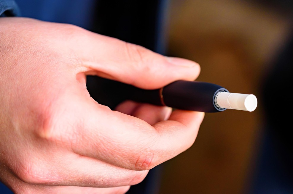 Po elektronskih cigaretah posega vse več mladostnikov: številke so skrb vzbujajoče (foto: Profimedia)