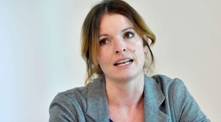 Ana Dolinar Horvat v bran svojemu očetu (foto: STA)