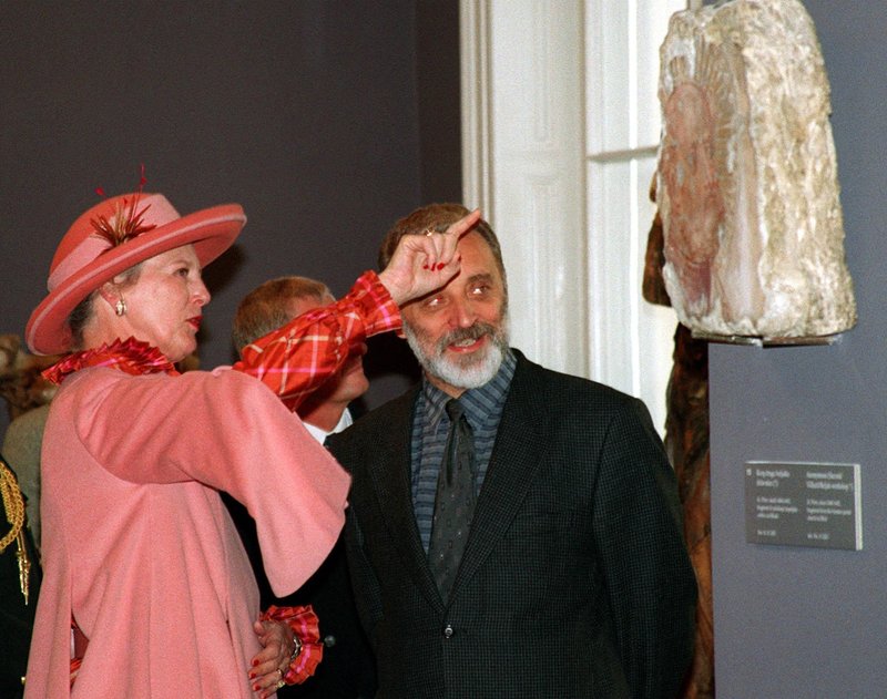 Danska kraljica Margareta II. med obiskom Narodne galerije v Ljubljani leta 2001.