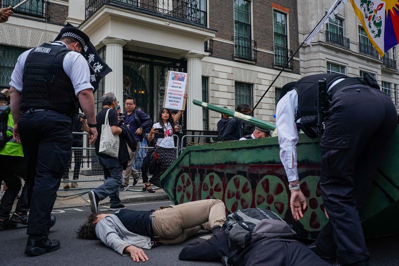 Letošnja obeležitev spomina na kitajski pokol študentov na ulicah Londona.