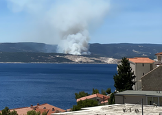 Na Hrvaškem zagorelo, ognjeni zublji so se približali hišam