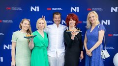FOTO: Vse najboljše, N1 Slovenija! Poglejte, kako so praznovali prvo obletnico