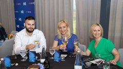 FOTO: Vse najboljše, N1 Slovenija! Poglejte, kako so praznovali prvo obletnico