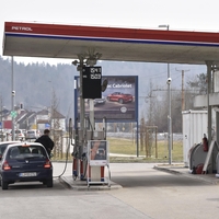 Petrol si je premislil in preklical enourno zaprtje prodajnih mest