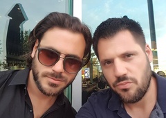 Ste vedeli, da ima Stjepan Hauser iz 2CELLOS uspešnega in postavnega brata? Preberite, kaj vse nam je razkril