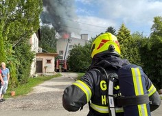Močan požar v Mariboru! Dim je viden več kilometrov daleč