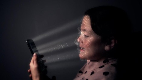 Instagram začel z analizo obraza preverjati starost otrok